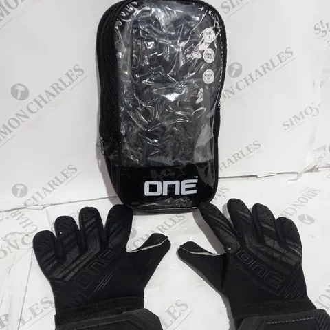 2 X PAIRS OF ONE FOOTBALL GLOVES SIZE 9