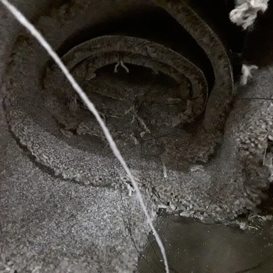 ROLL OF QUALITY GREY CARPET