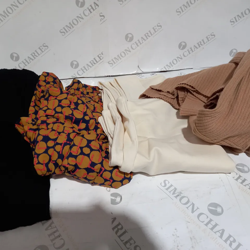 BOX OF APPROXIMATELY 10 ASSORTED ITEMS TO INCLUDE LEATHER JACKET, JUMPERS, TOPS ETC