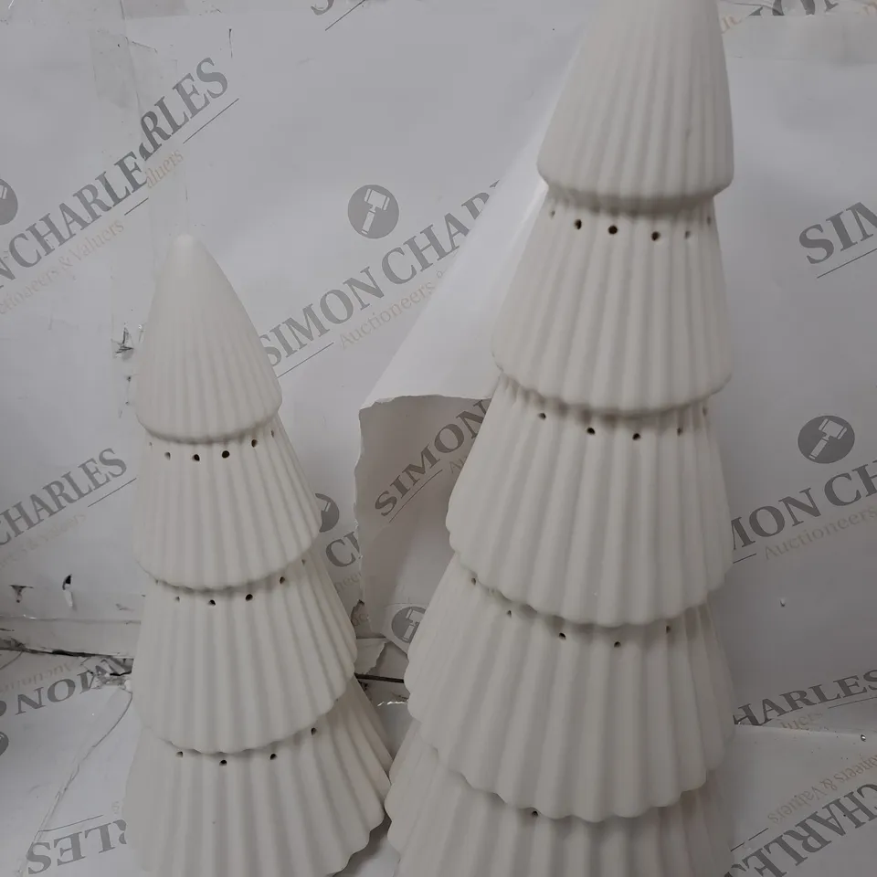 KELLY HOPPEN SET OF 2 LARGE CERAMIC LIGHT UP ORNAMENTS
