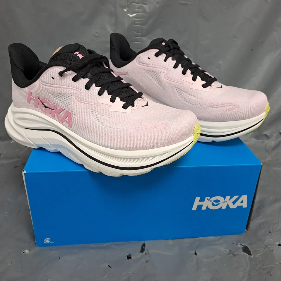 BOXED PAIR OF HOKA TRAINERS IN PINK SIZE UK 5