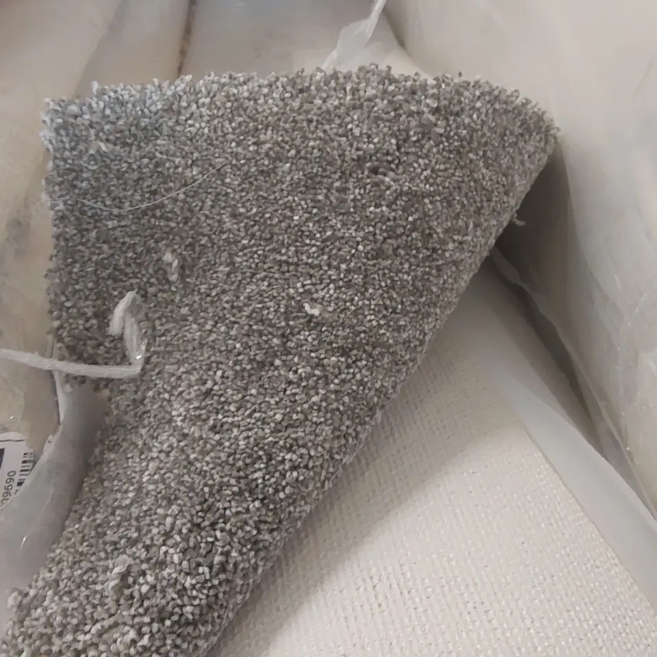 ROLL OF QUALITY FIRST IMPRESSIONS CHATTER BOX CARPET - APPROXIMATELY 4.95 x 5m
