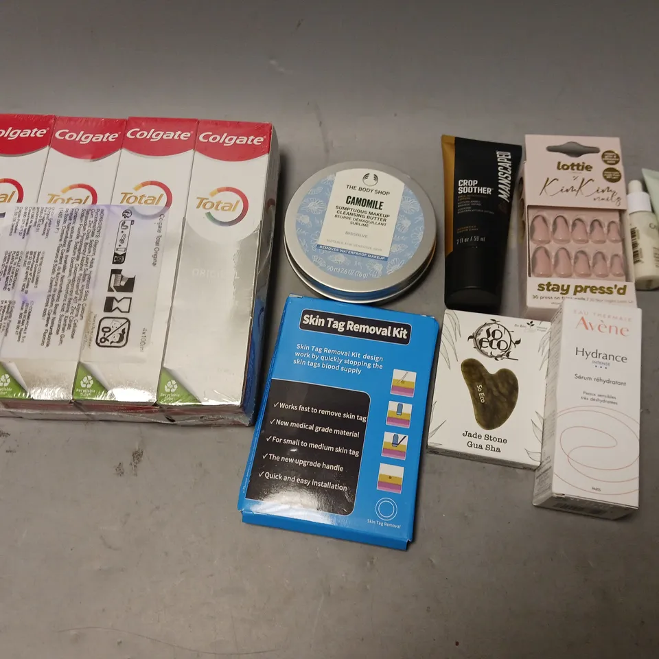 BOX OF APPROXIMATELY 15 COSMETIC ITEMS TO INCLUDE DOVE HAND WASH, LOTTIE BRUSH, AND SELINA CONDTIONER ETC. 