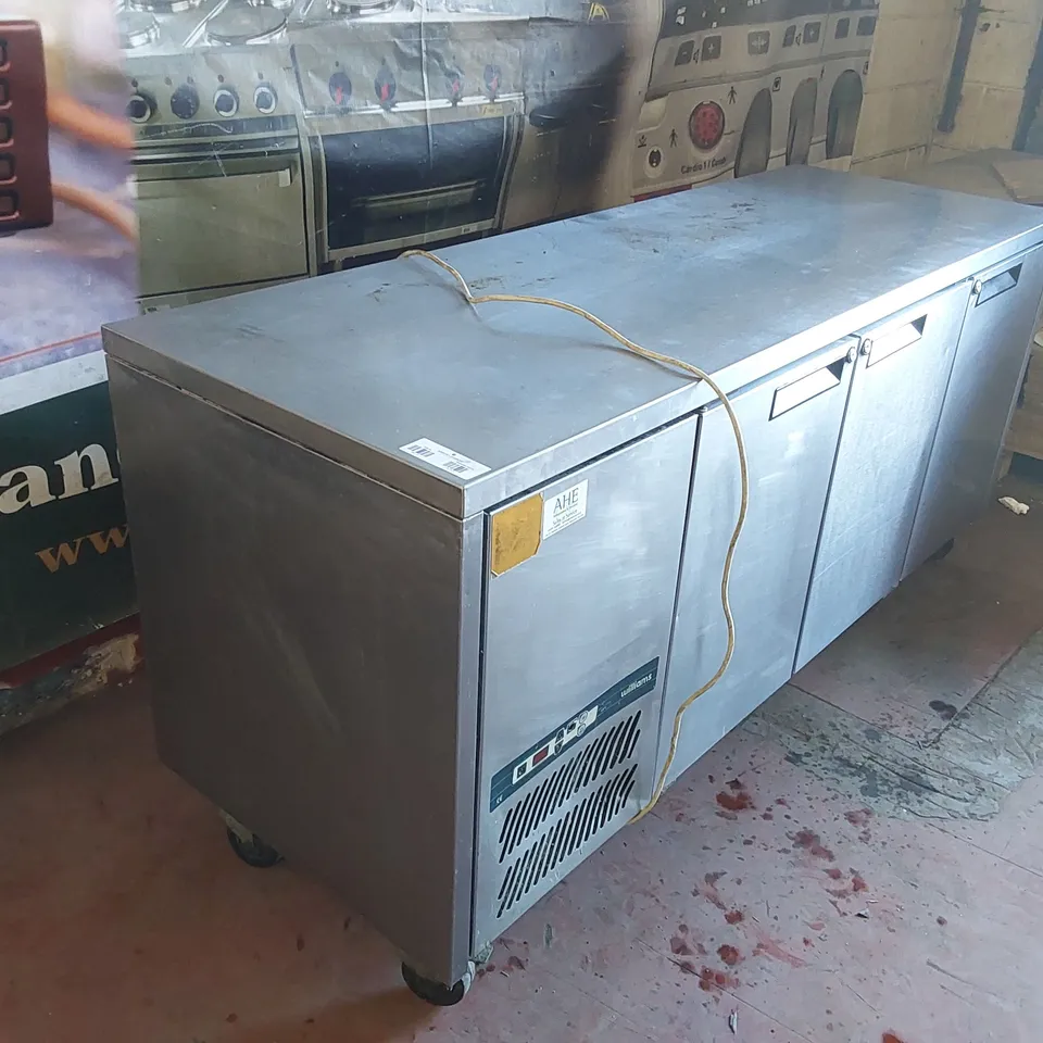 WILLIAMS COMMERCIAL 3 DOOR REFRIGERATOR CABINET WITH WORK TOP 