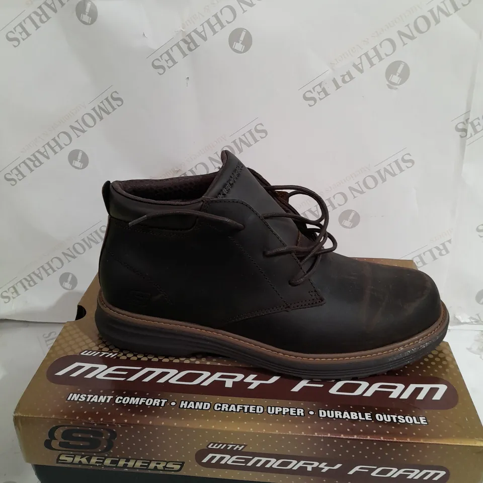 BOXED SKECHERS USA LEATHER BOOTS, CHOCOLATE - SIZE 9