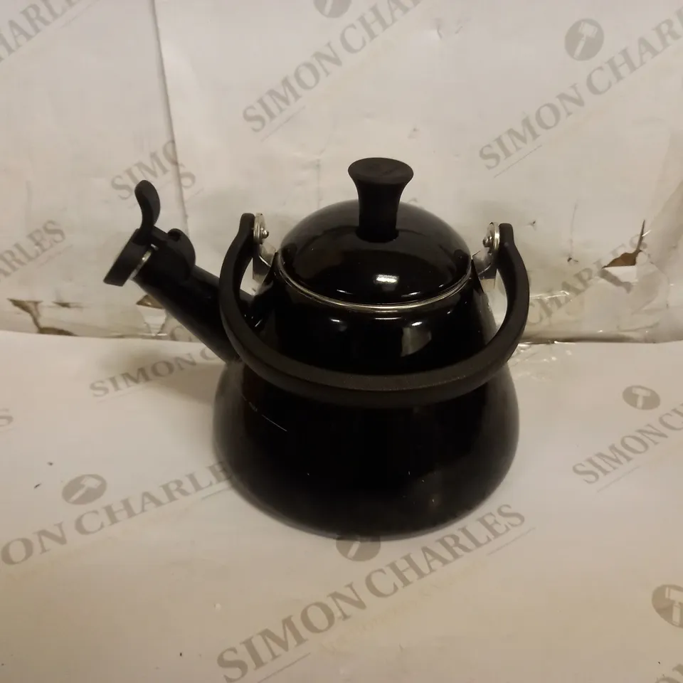 LE CREUSET KONE STOVE-TOP KETTLE WITH WHISTLE