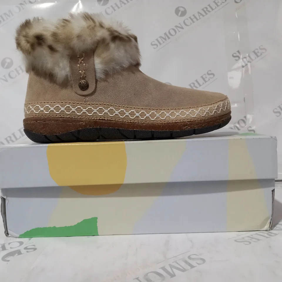 BOXED PAIR OF EARTH ORIGINS EMMALYN BEIGE BOOTIES - SIZE 5