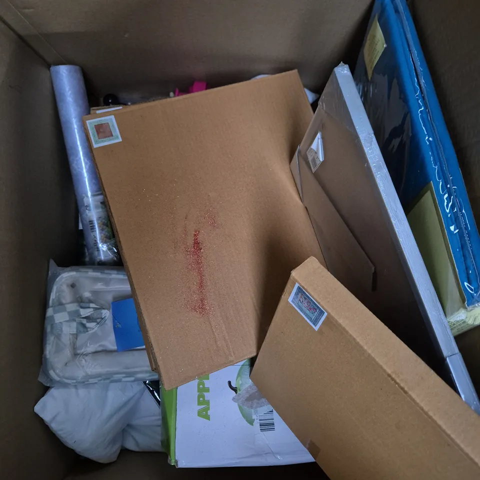 APPROXIMATELY 20 ASSORTED HOUSEHOLD PRODUCTS TO INCLUDE FAUX FLOWERS, FOAM BALLS, HOME DECOR ETC 