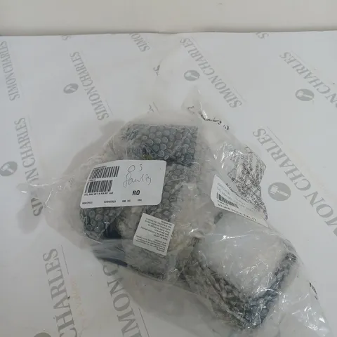B&H SET OF 4 SOLAR LIGHTS 