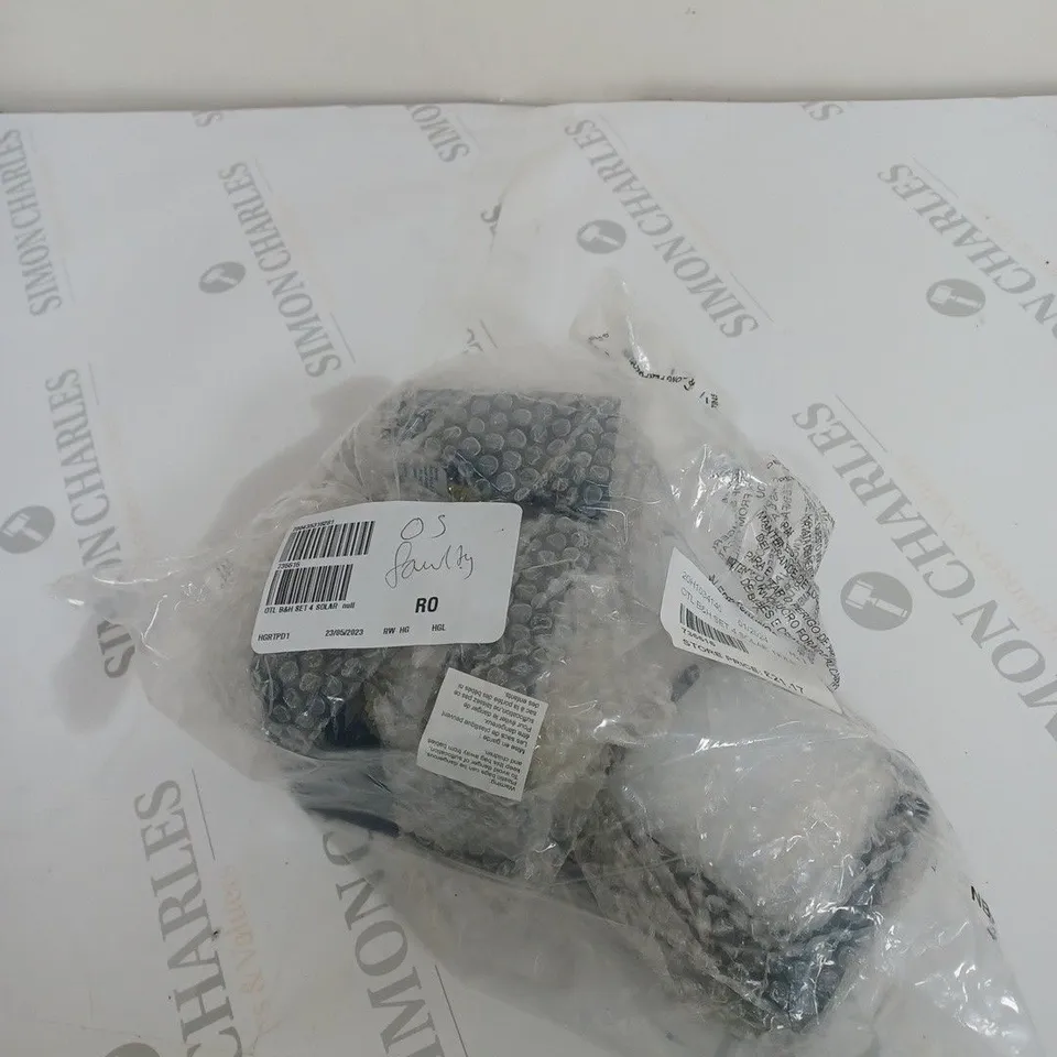 B&H SET OF 4 SOLAR LIGHTS 
