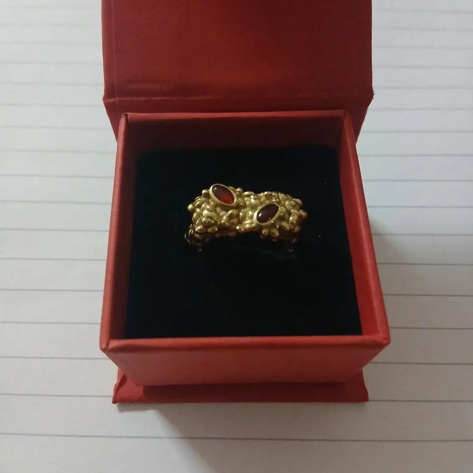 KITSCHEN GOLD BAKED BEANS RING