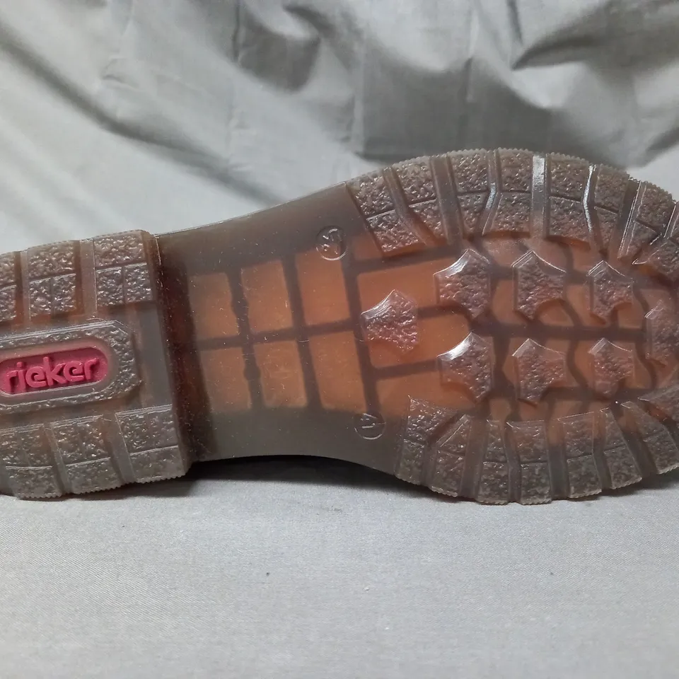 BOXED PAIR OF RIEKER ANKLE BOOTS IN BLUE SIZE 7.5