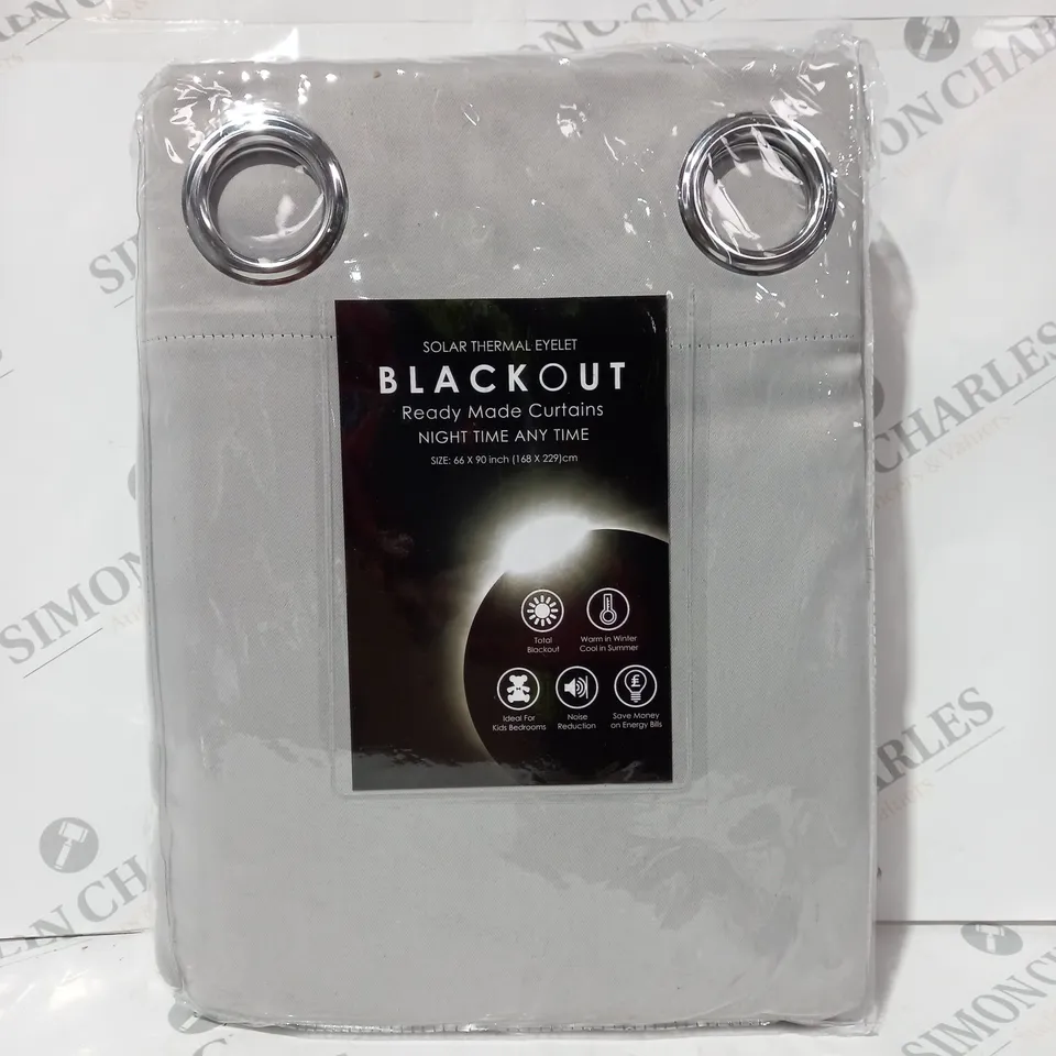 SOLAR THERMAL EYELET BLACKOUT CURTAINS IN GREY