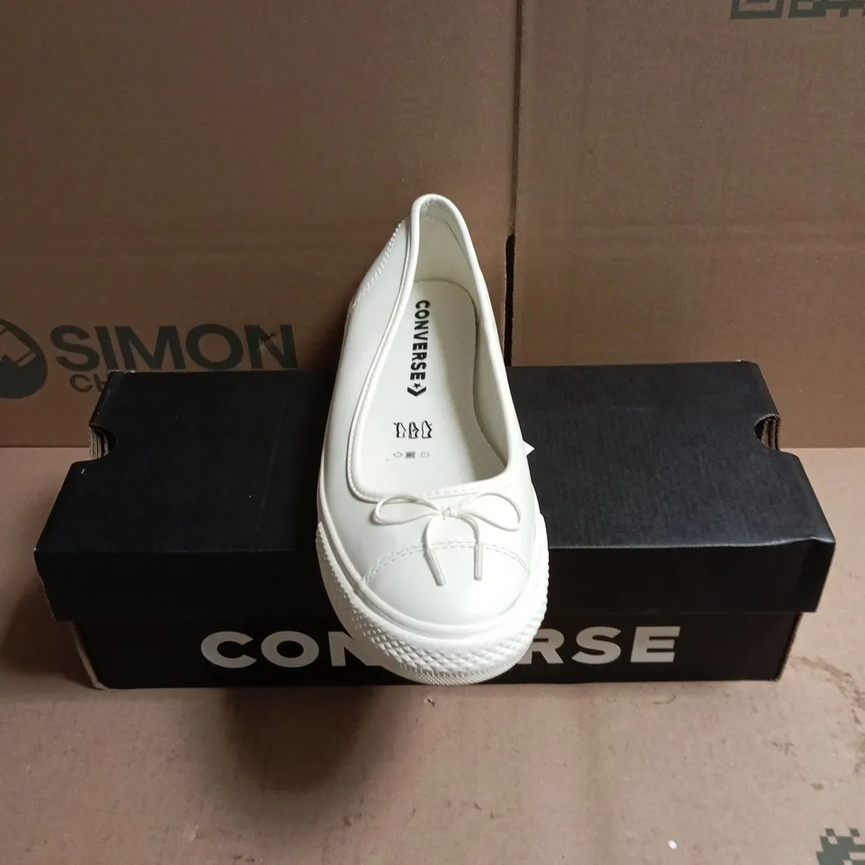 BOXED PAIR OF CONVERSE WOMEN'S CHUCK TAYLOR ALL STAR DAINTY BALLERINA WHITE LEATHER SHOES - 7