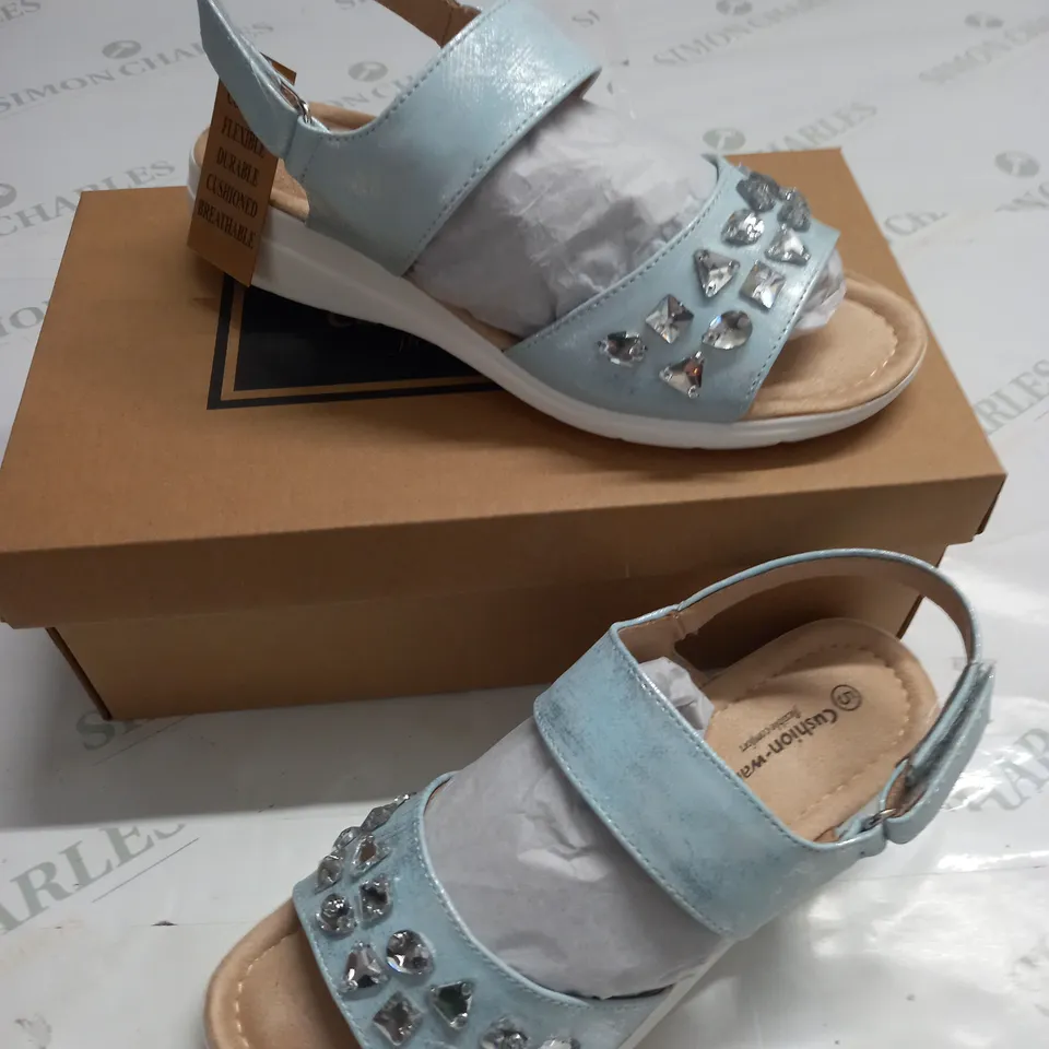 BOXED PAIR OF CUSHION WALK JEWELLED SANDALS IN SILVER - SIZE 5