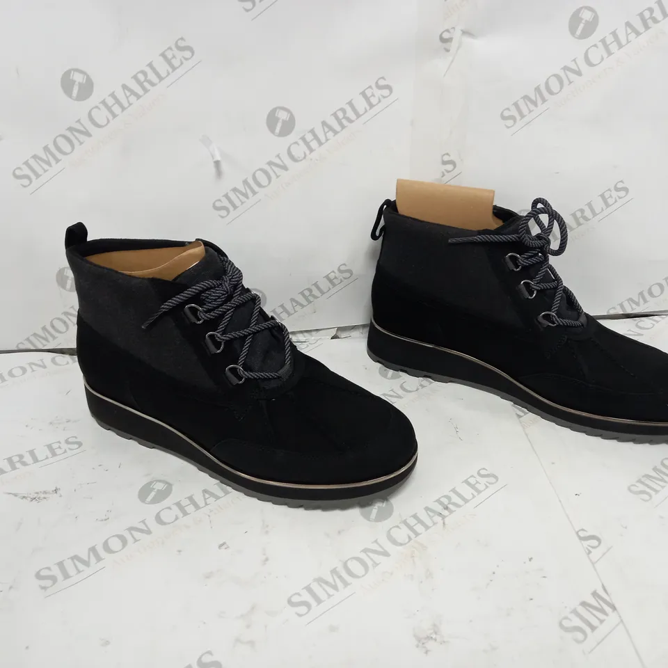 VIONIC NOLAN WATERPROOF BLACK SIZE 9 - BOXED 
