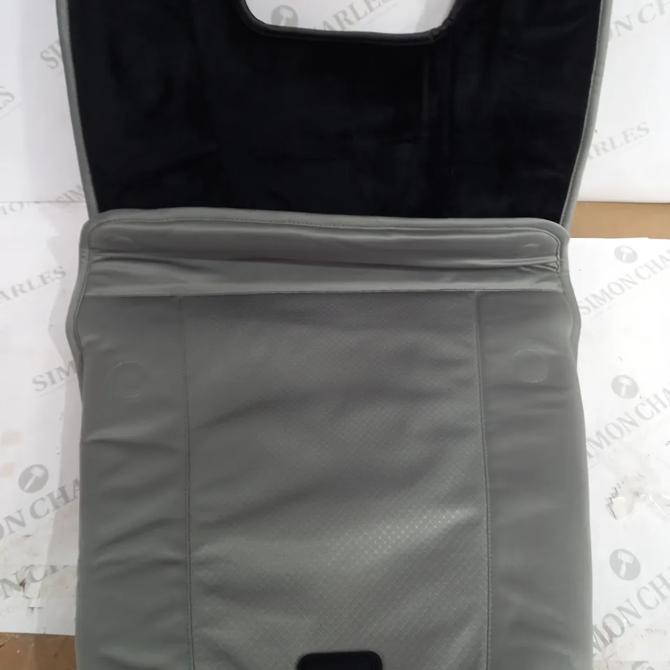 OYSTER FOOTMUFF IN GREEN 