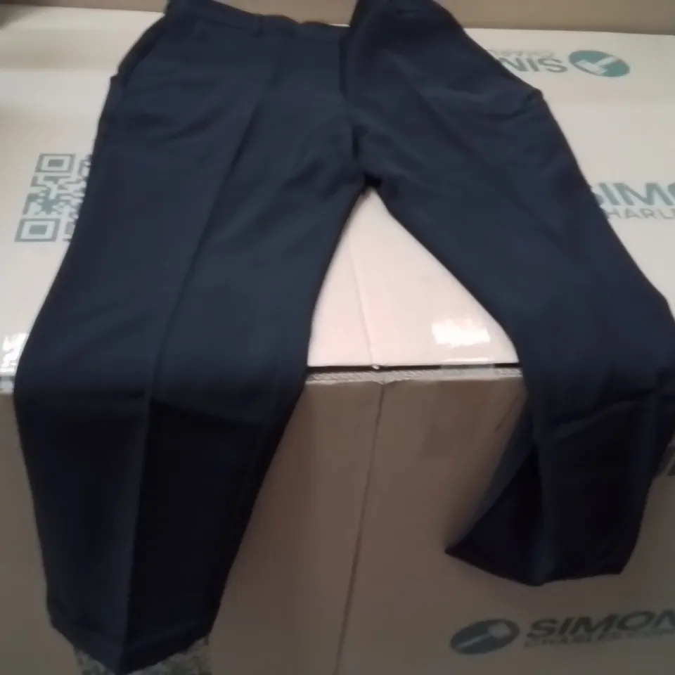 BOXED BRAND NEW APPROXIMATELY 19 CAPSULE TAPERED TROUSERS BLACK SIZE 16L