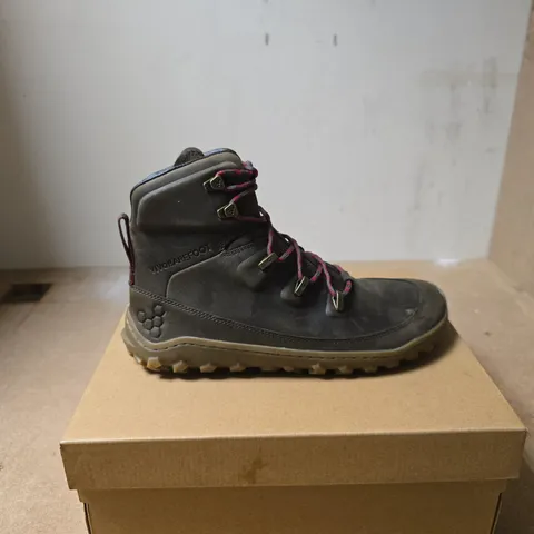 VIVO BAREFOOT WOMENS TRACKER LEATHER BRACKEN UK 6 BOXED
