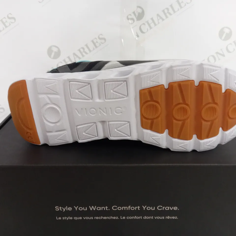 VIONIC WHITE & BLACK THREE ZONE COMFORT TRAINERS - SIZE 6