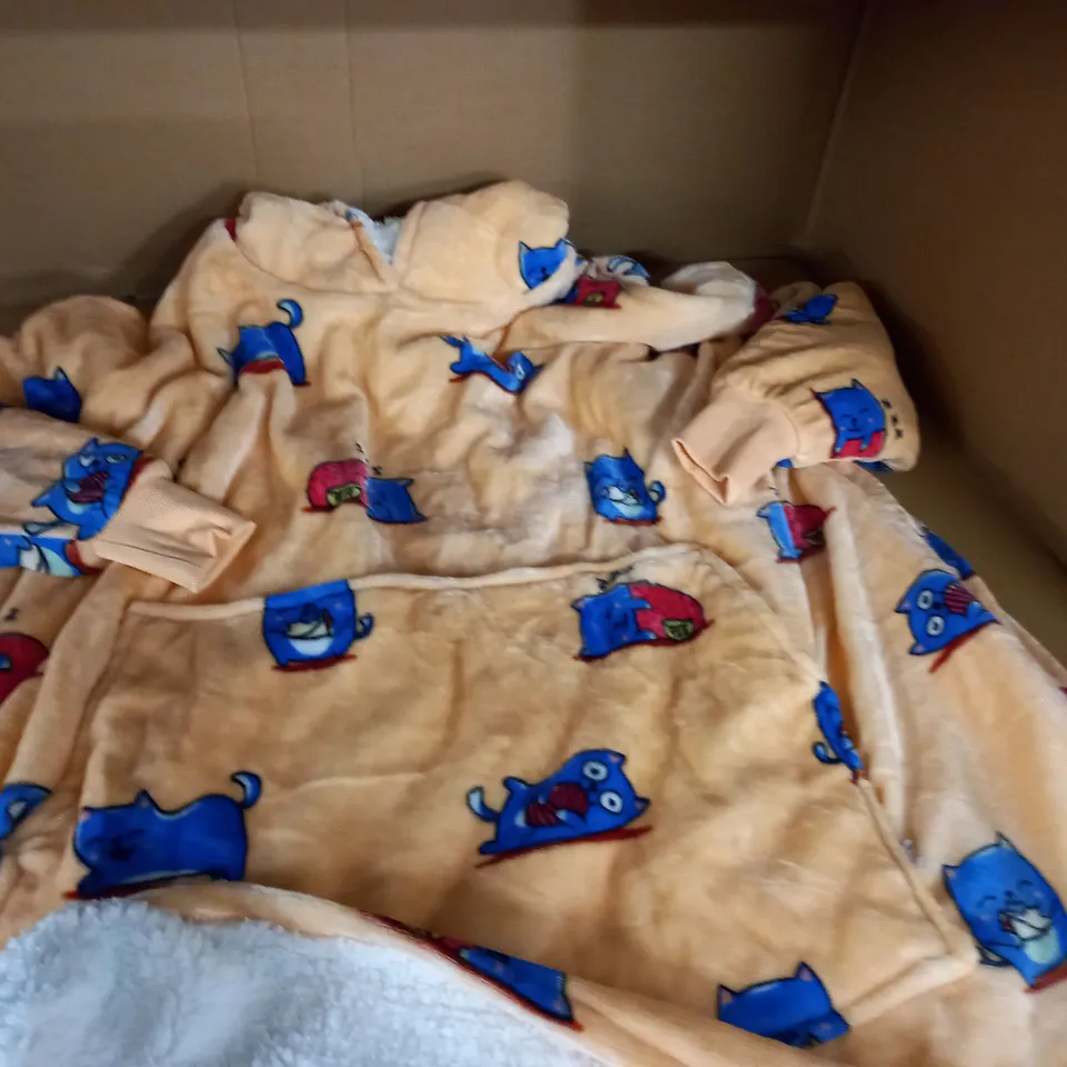CAT THEMED BLANKET HOODIE - ONE SIZE