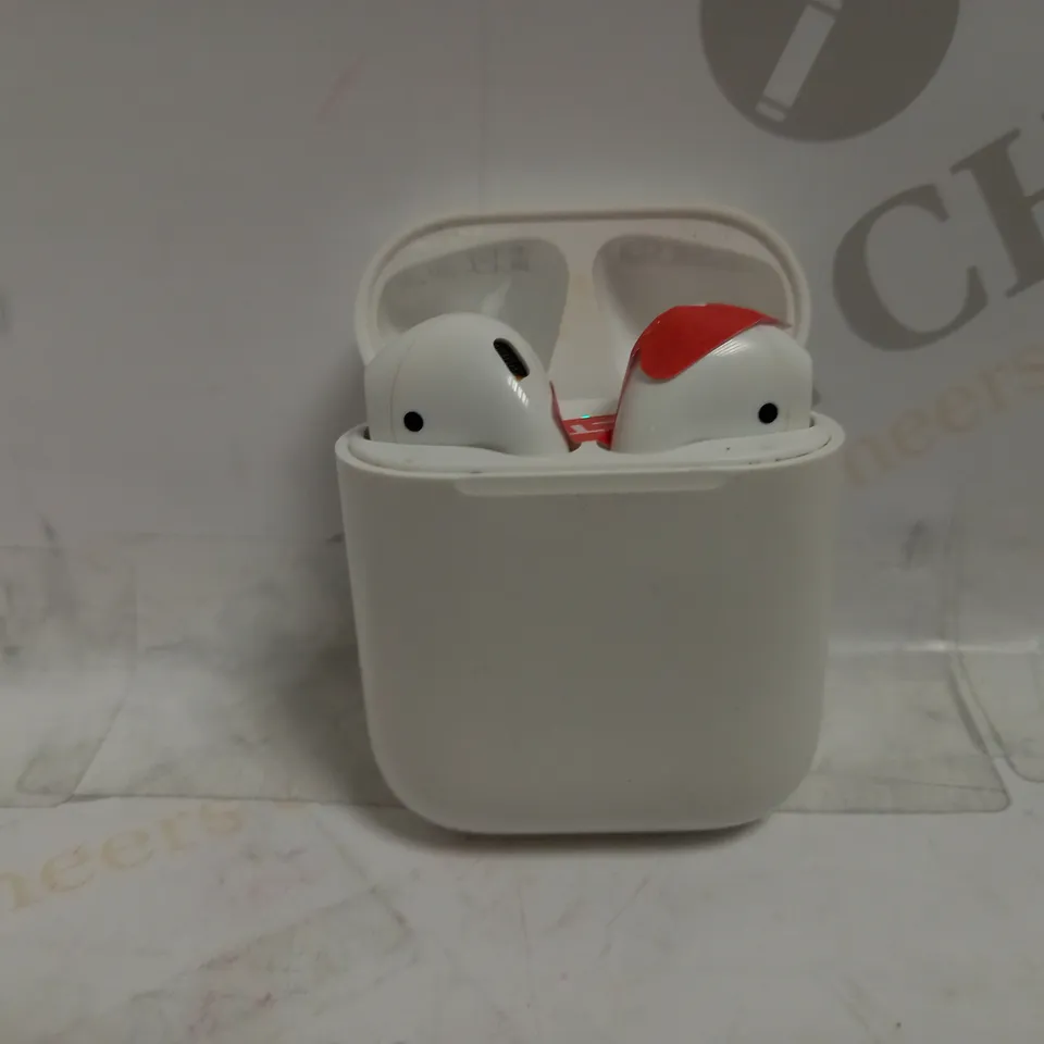 APPLE AIRPODS
