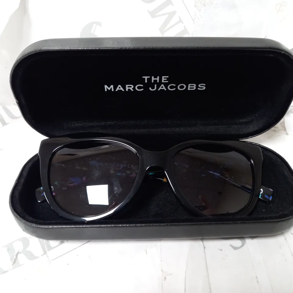 MARC JACOBS CAT EYE SUNGLASSES 