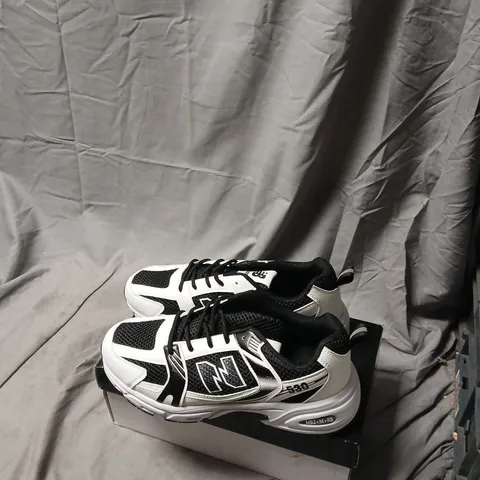 NEW BALANCE 530 SNEAKERS – WHITE/BLACK, EU 40 (UK 6) – BOXED