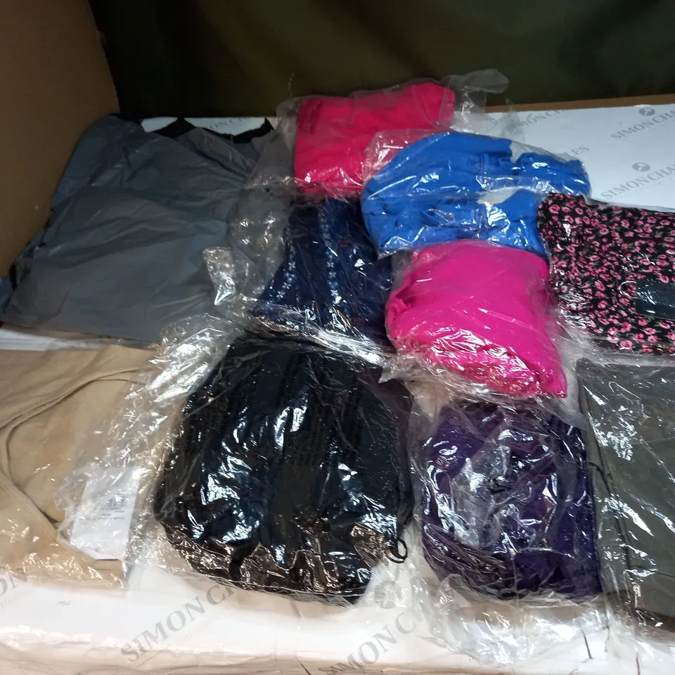 BAG OF APPROX 10 ASSORTED CLOTHING ITEMS TO INCLUDE - MAISON DE NIMES - EMELIA