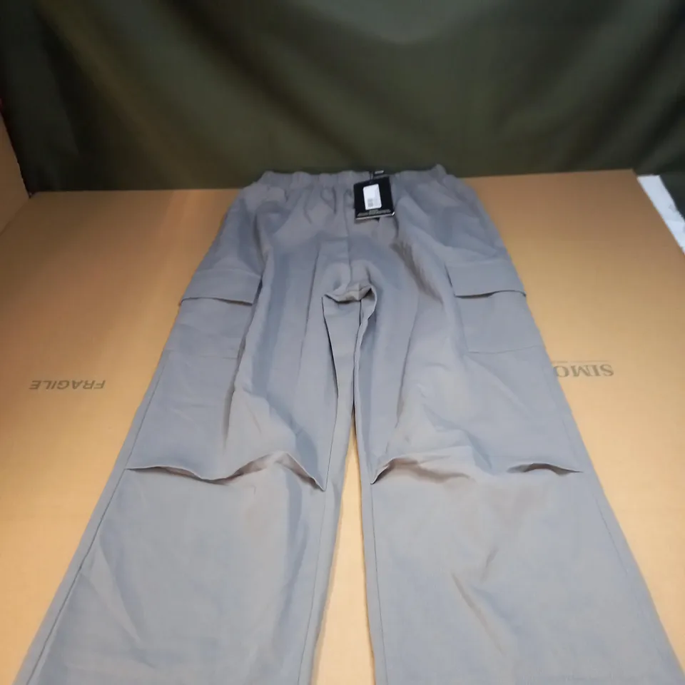 GREY ELASTICATED WAIST STRAIGHT LEG CARGO PANTS SIZE 12