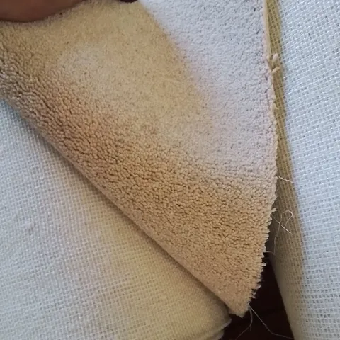 ROLL OF QUALITY ROSEDALE HABTON CARPET // APPROX SIZE: 5 X2.5M