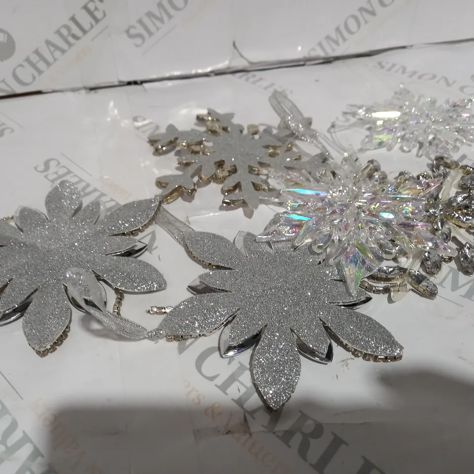 JM BY JULIEN MACDONALD IRIDESECENT DECORATIONS