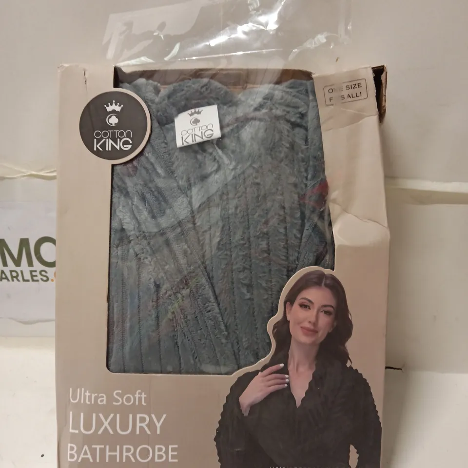 COTTON KING ULTRA SOFT LUXURY BATHROBE – ONE SIZE FITS ALL (BOXED)