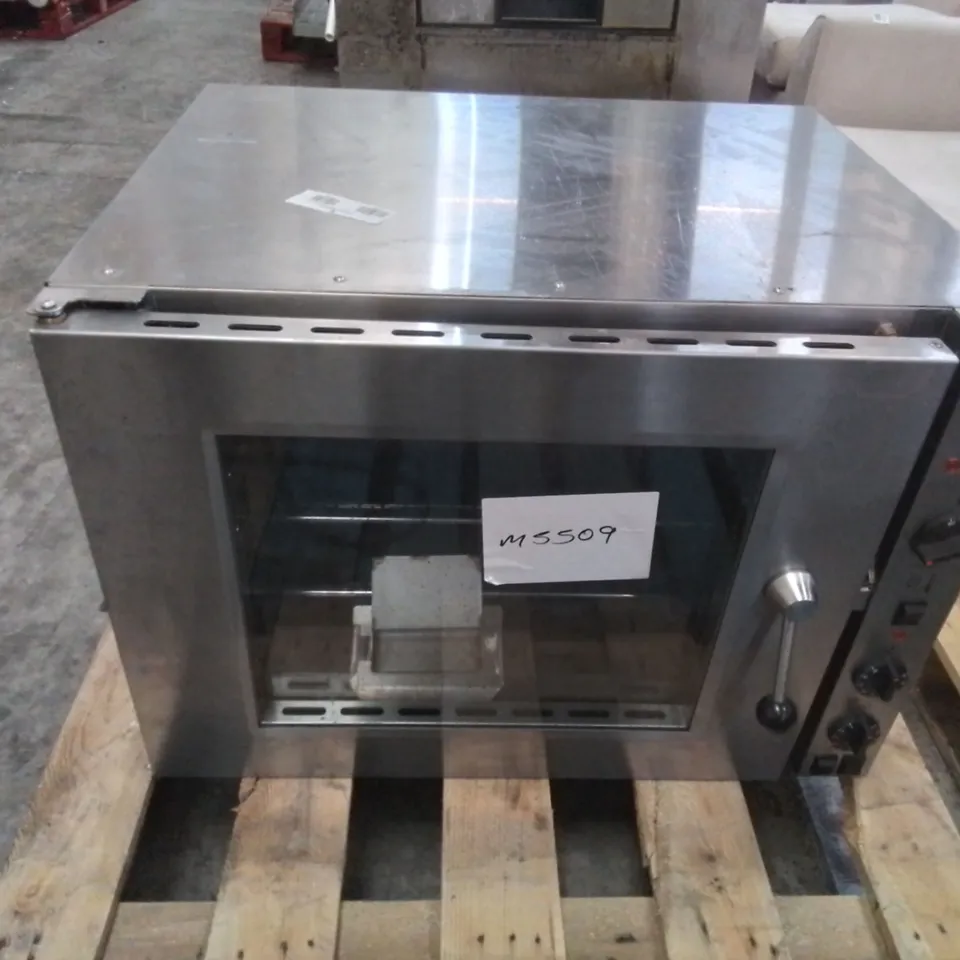 LINCAT COMMERCIAL ECO8 ELECTRIC COUNTERTOP CONVECTION OVEN