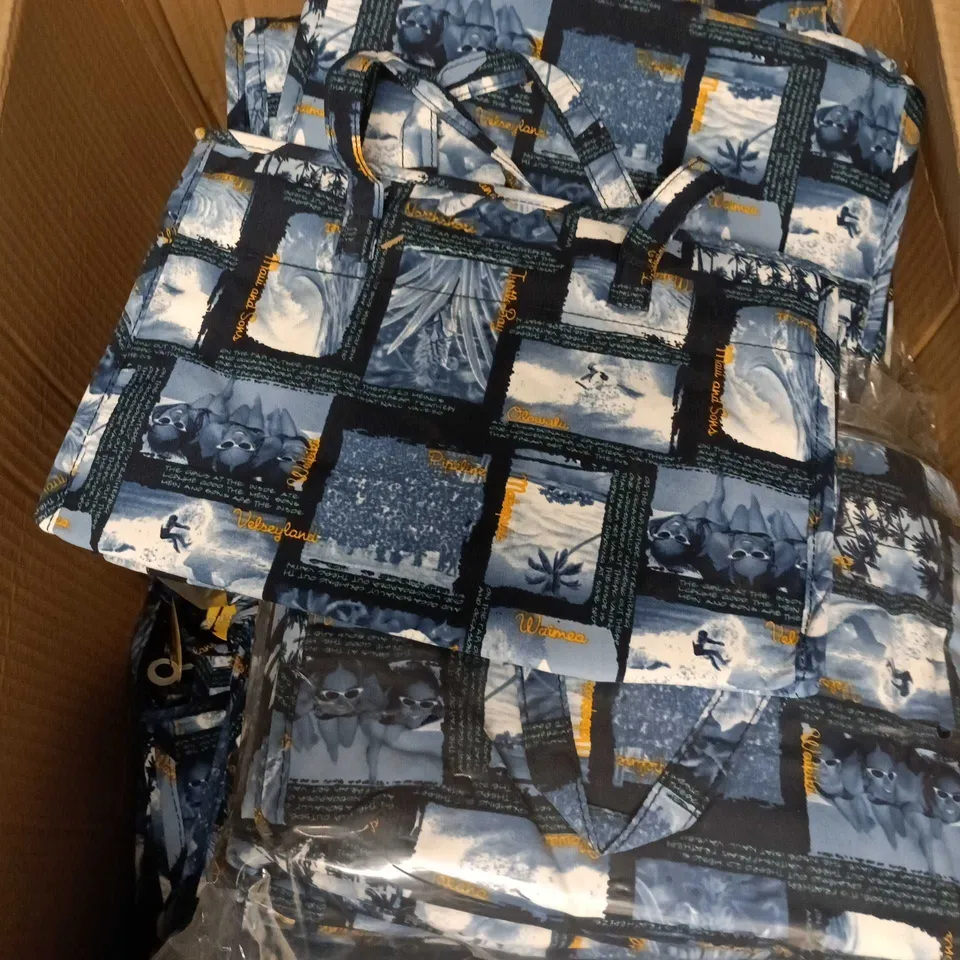 APPROXIMATELY 40 HAWAIIAN THEMED MAKE-UP/COSMETIC BAGS