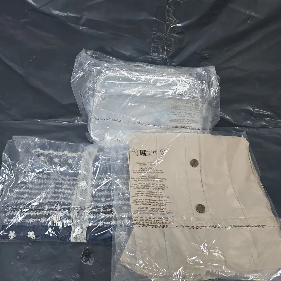 APPROXIMATELY 10 ASSORTED WOMENS CLOTHING PRODUCTS IN VARIOUS STYLES & SIZES 