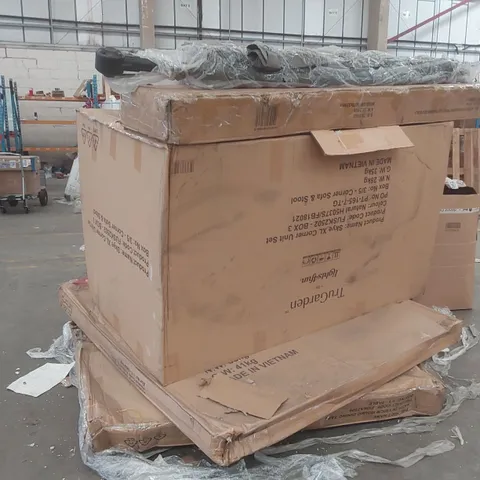PALLET CONTAINING ASSORTED DESIGNER GARDEN FURNITURE PARTS