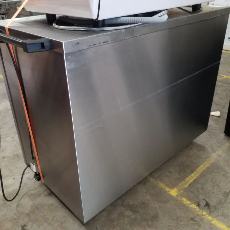 VICTOR HC30SSL COMMERCIAL STAINLESS STEEL CABINET – 3.0 KW, 220/240V