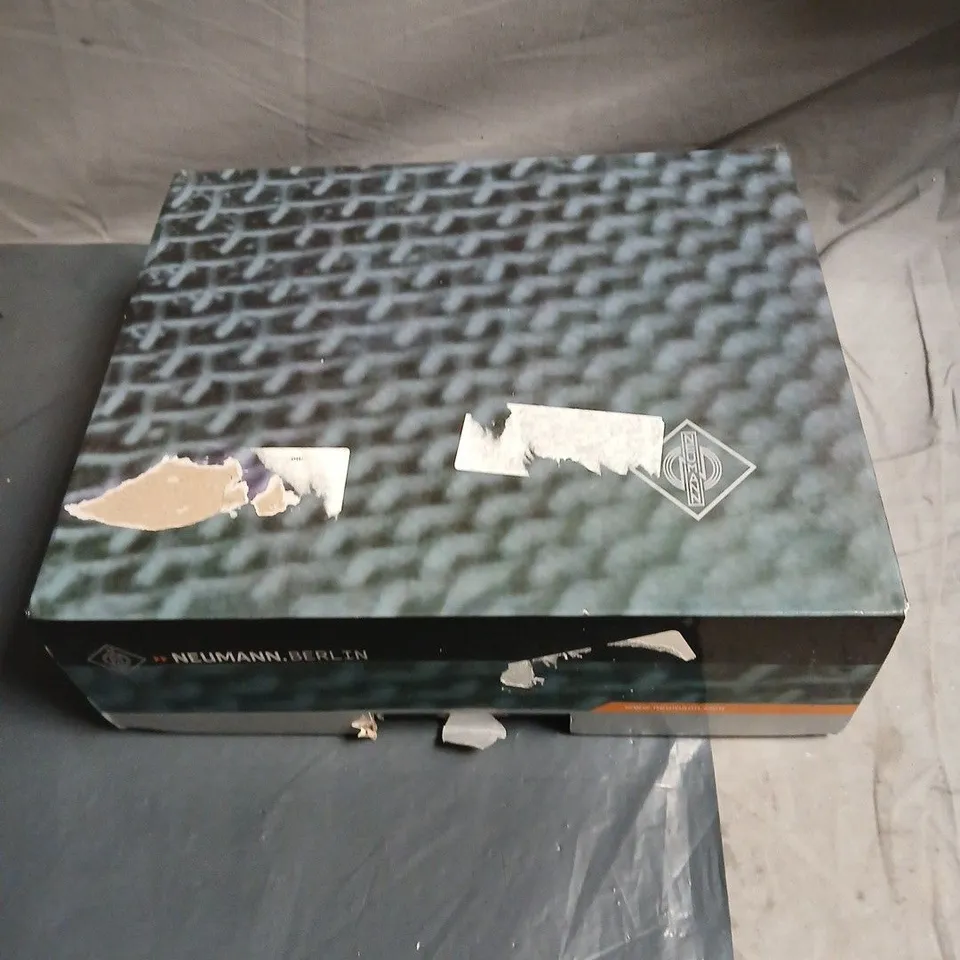 NEUMANN BERLIN TLM 103 MICRPHONE