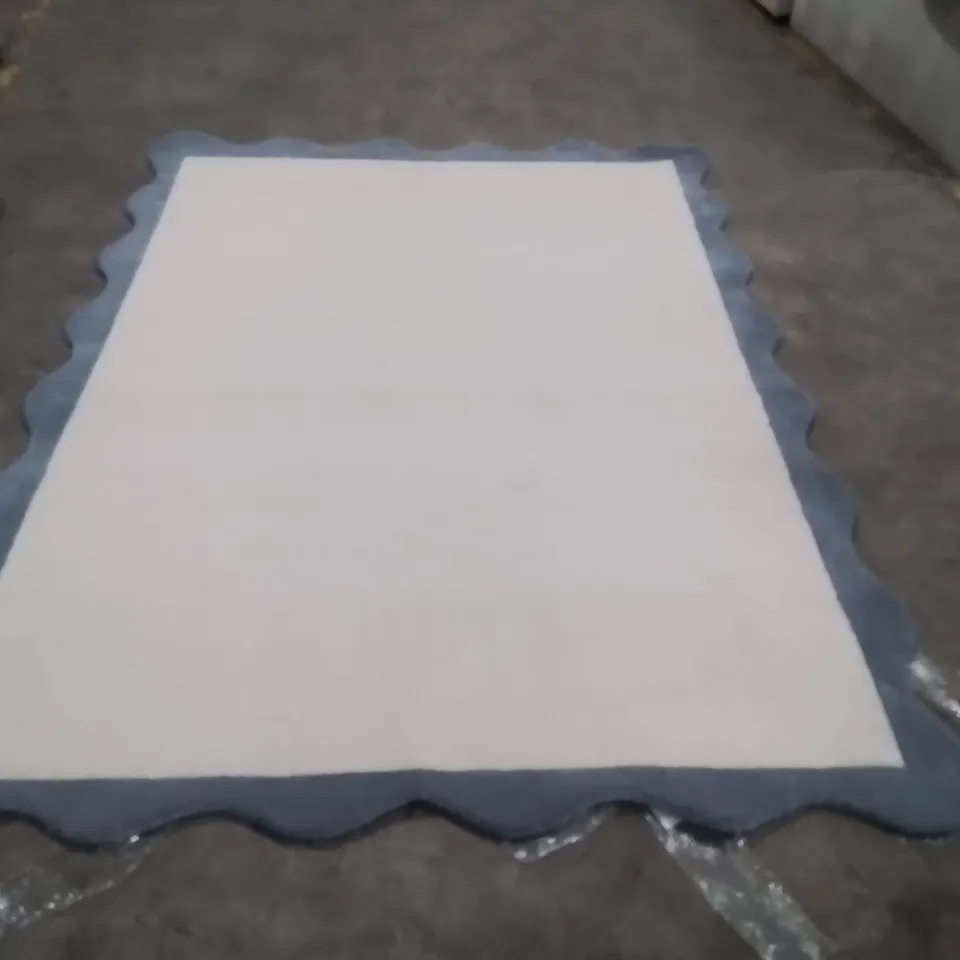 QUALITY DESIGNER AREA RUG - APPROXIMATELY 230X160CM