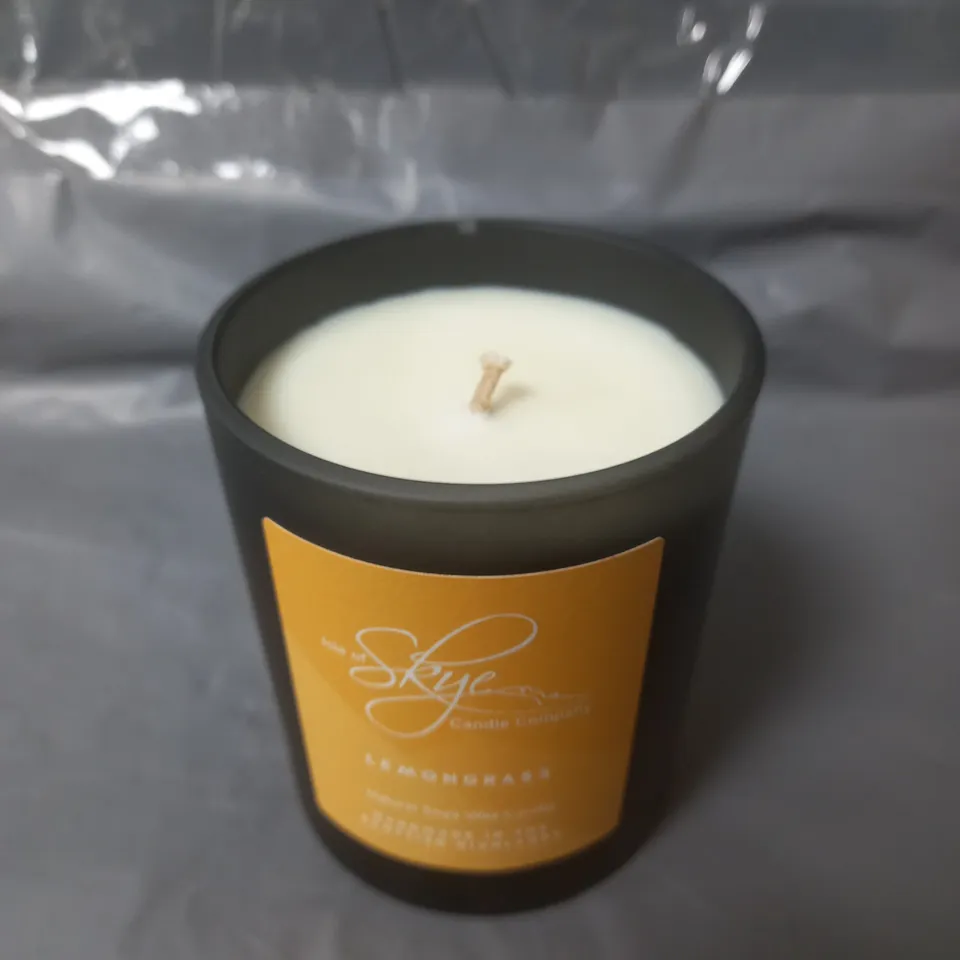 ISLE OF SKYE NATURAL SOYA WAX SCENTED CANDLE - LEMONGRASS 