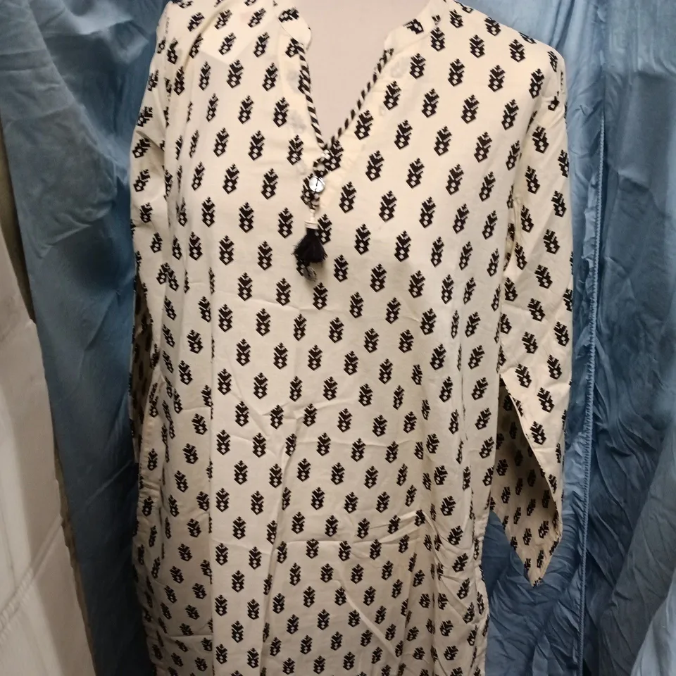 KHAADI WOMEN'S PRINTED COTTON KURTA/TUNIC – REGULAR FIT, TASSEL NECK, SIZE M