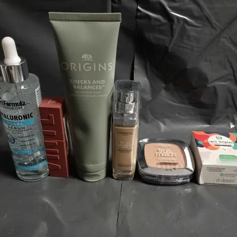 APPROXIMATELY 15 ASSORTED HEALTH & BEAUTY PRODUCTS TO INCLUDE SOAPS, L'OREAL AND ORIGINS