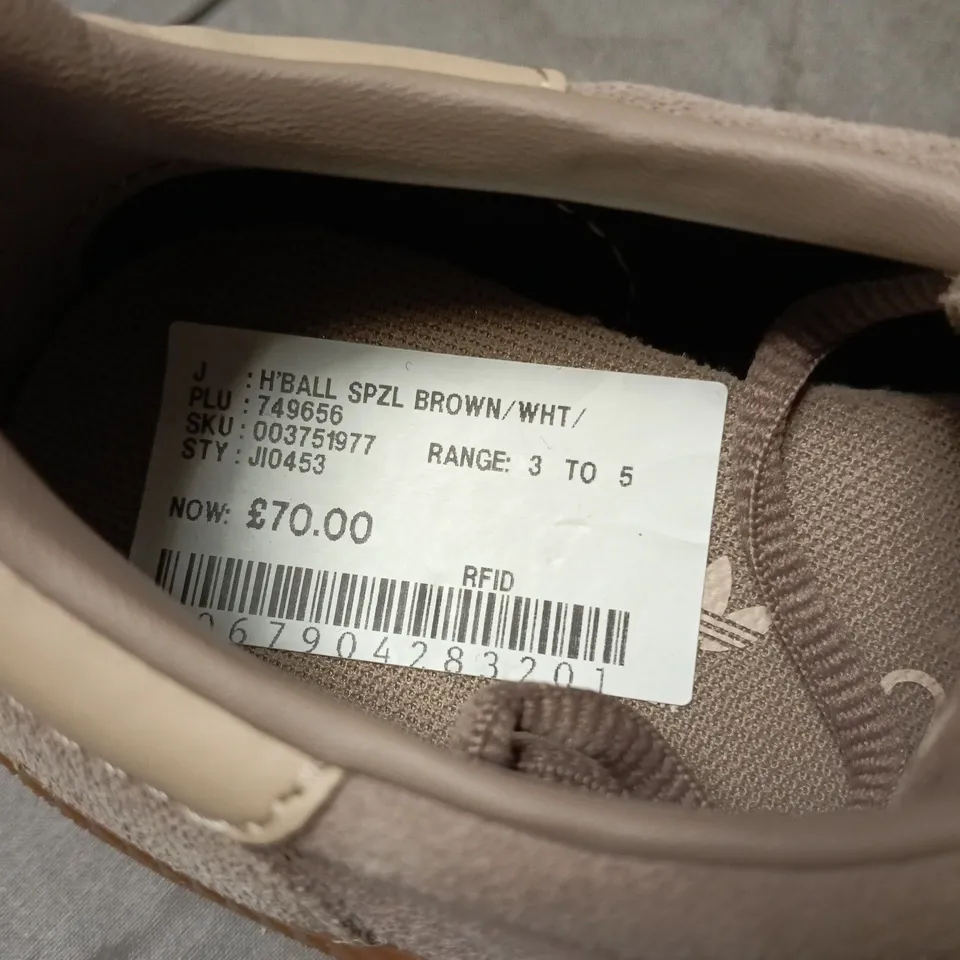 ADIDAS HANDBALL SPEZIAL BROWN/WHITE SUEDE TRAINERS – UK 4.5