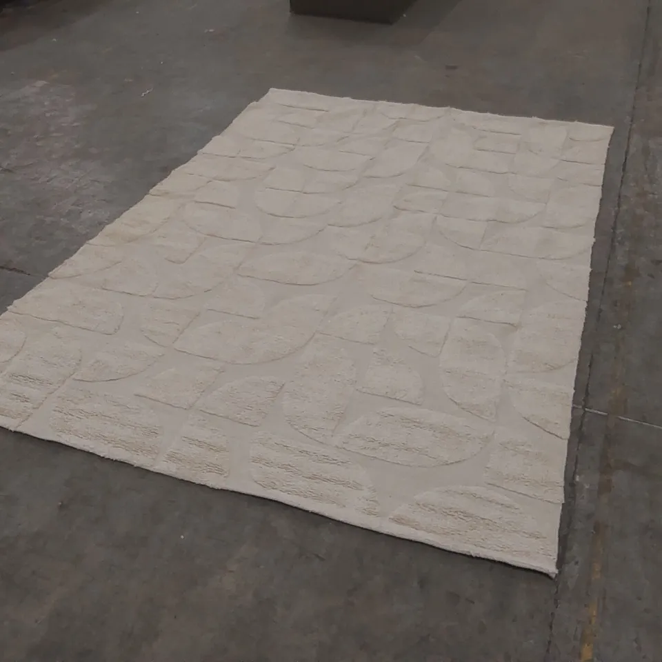 QUALITY DESIGNER AREA RUG - APPROXIMATELY 290 x 198cm