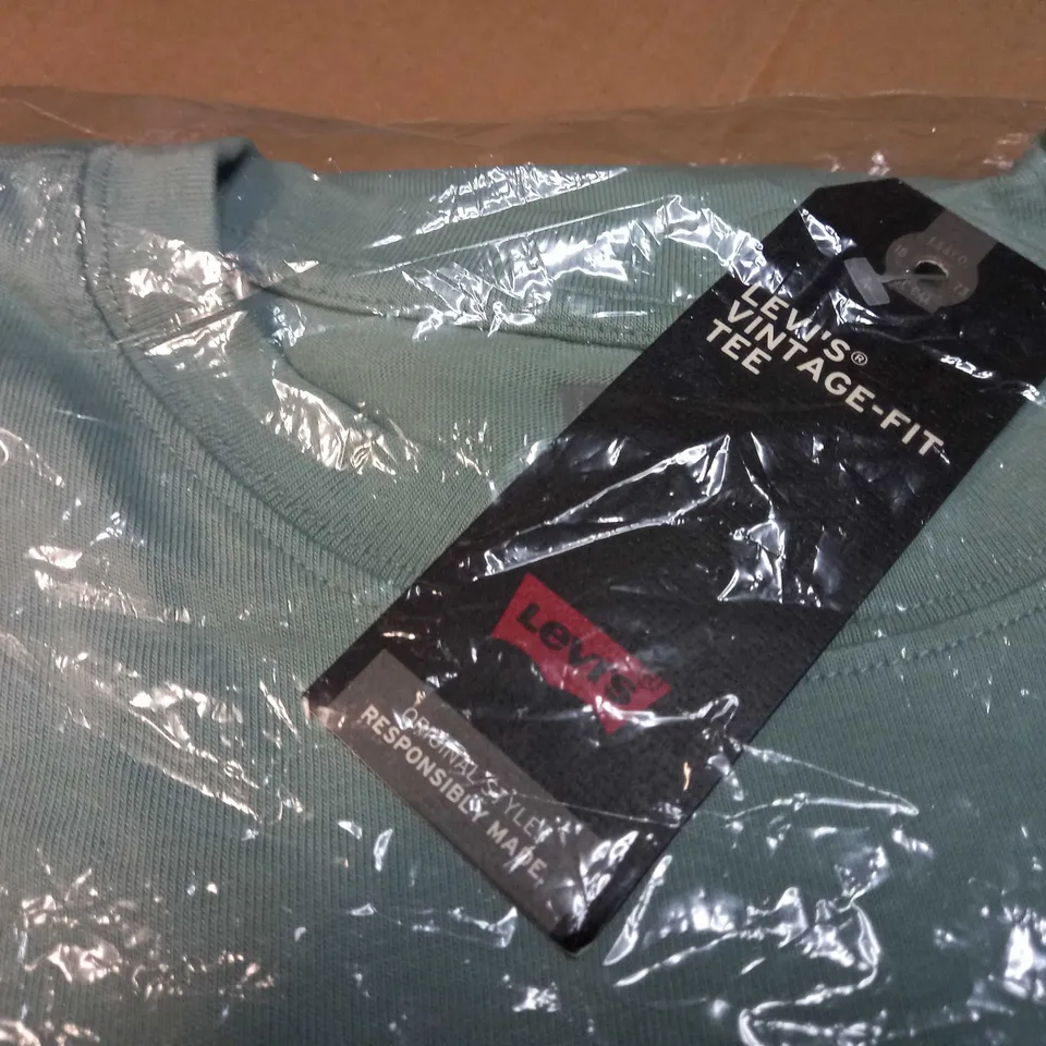 PACKAGED LEVIS LIGHT VINTAGE FIT GREEN/LOGO TEE - XL