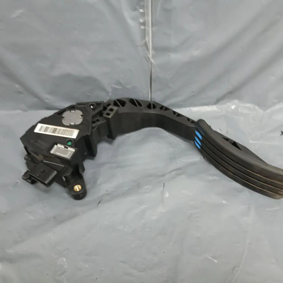 RENAULT MEGANE MK3 ELECTRONIC THROTTLE ACCELERATOR PEDAL