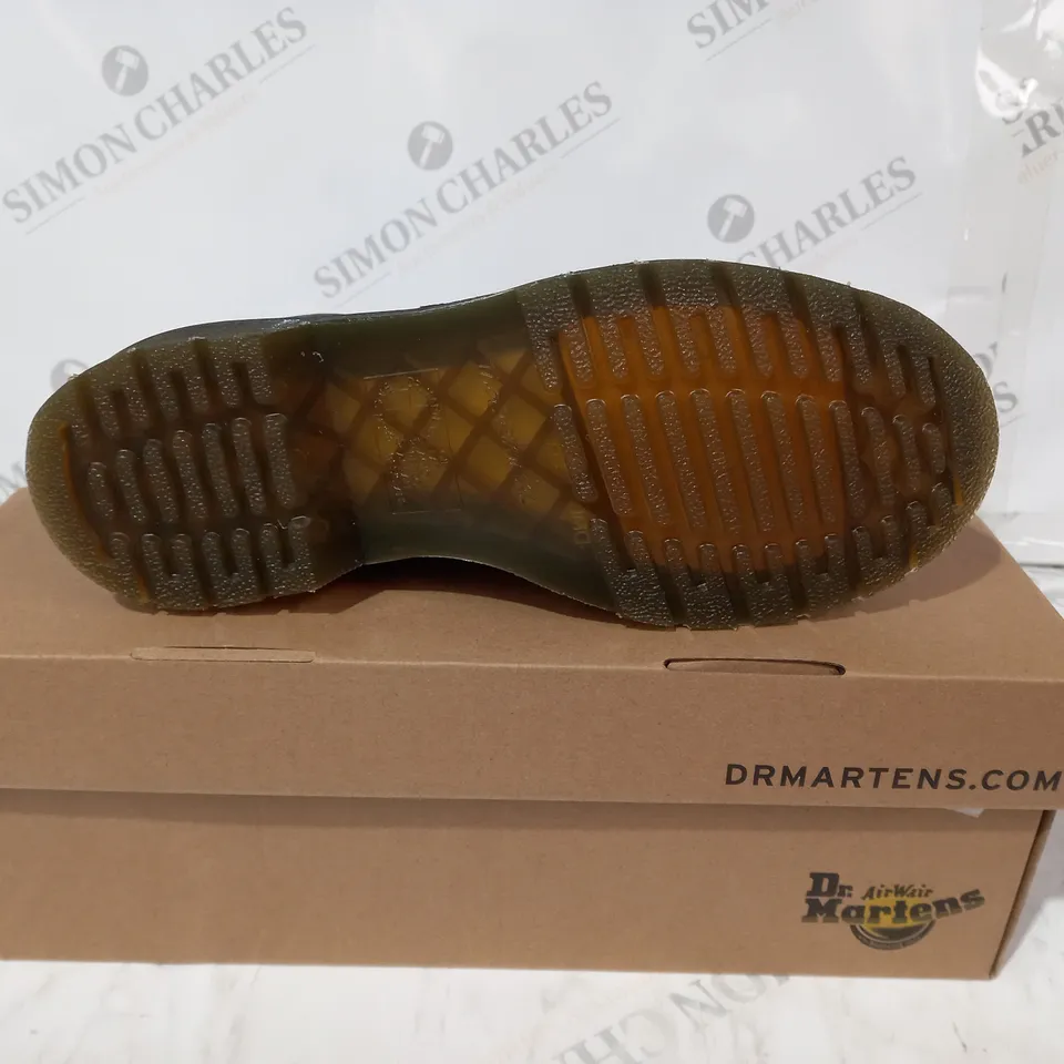 DR MARTINS 1460 PASCAL SIZE UK 5