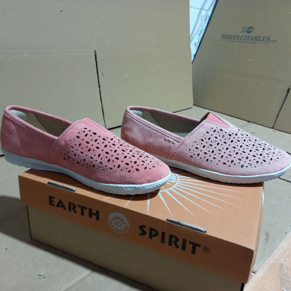 EARTH SPIRIT CUIR VERITABLE SHOE - UK SIZE 6, IN PINK