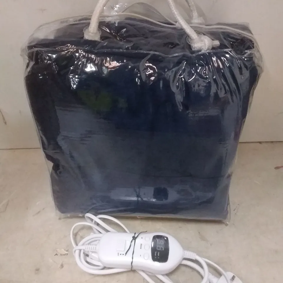 BOXED SUPER POLAR FLEECE 160CM X 120CM HEATED BLANKET( NAVY BLUE )